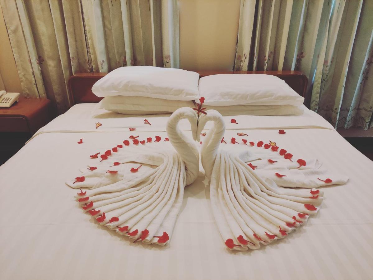 Attran Hotel Mawlamyine Kültér fotó