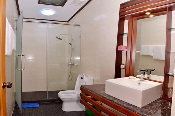 Attran Hotel Mawlamyine Kültér fotó